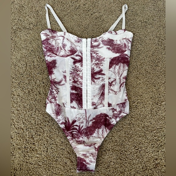 1950’s Blush Toile Design One Piece Bodysuit - Picture 3 of 10